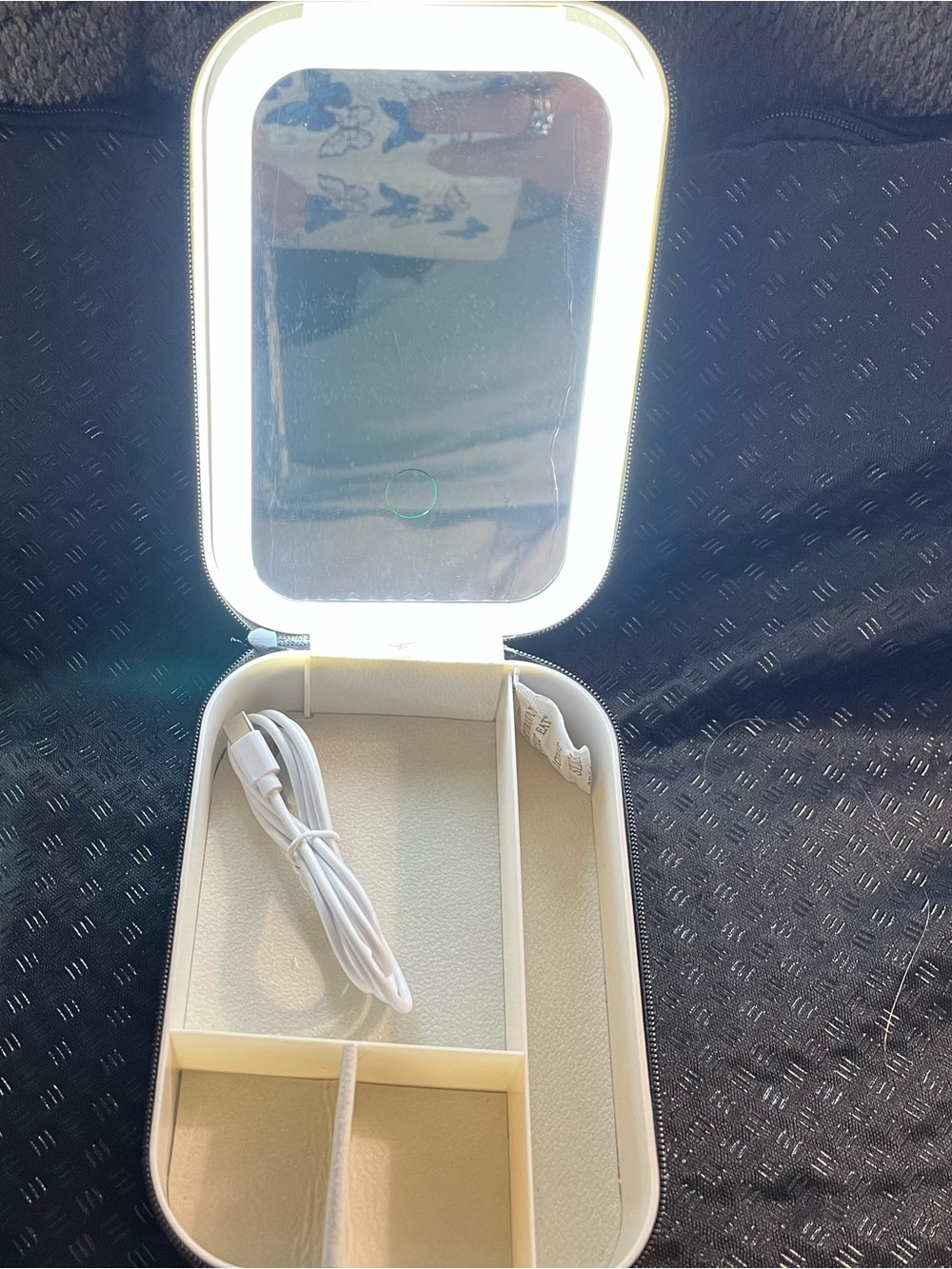 ipsy White Lighted Mirror Jewelry & Accessories Case